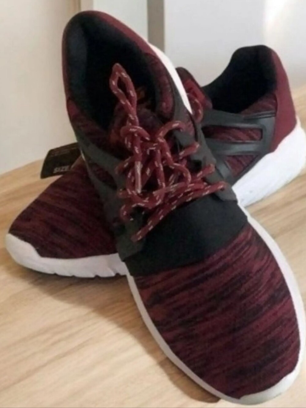 AVIA Enouropo athletic Men’s  Caged Jogger size (8) NWT red & black tie